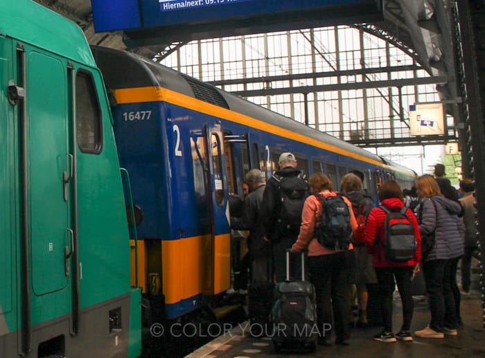 オランダ鉄道NS駅のホーム