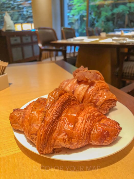 ザリッツカールトン京都の朝食ピエールエルメのクロワッサン