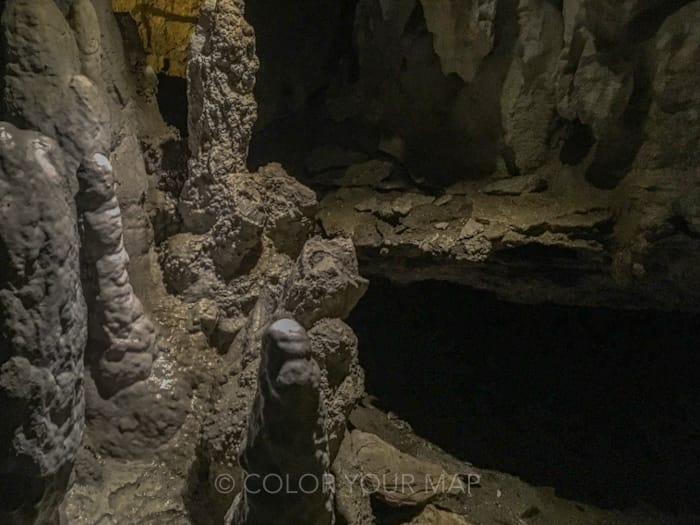 セコイア国立公園にあるCrystal Cave（クリスタル洞窟）の中の様子