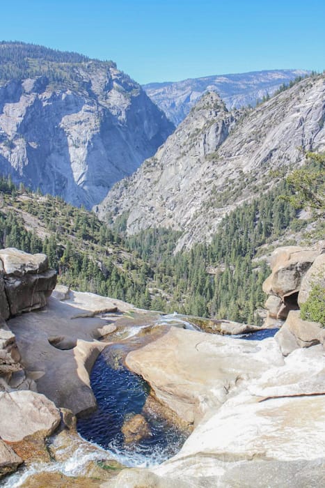 Vernal Fall and Nevada Fall Trails（バーナル滝とネバダ滝）トレイル