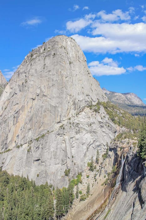 Vernal Fall and Nevada Fall Trails（バーナル滝とネバダ滝）トレイル