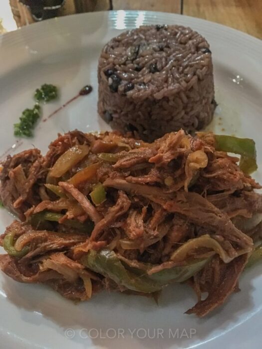 ハバナにある人気レストランVan-VanのRopa vieja